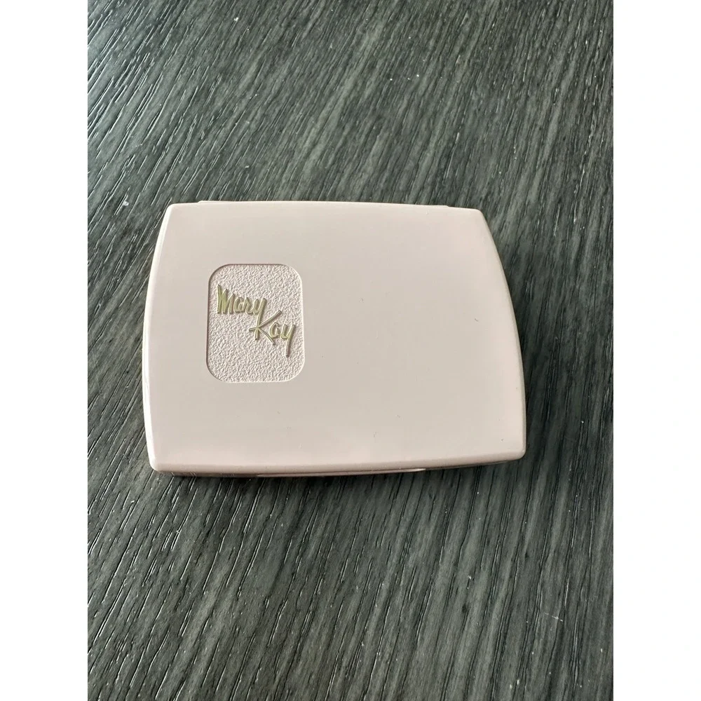 Mary Kay‎ Translucent Pressed Powder. Compact. Sheer Ivory 0530. 0.36oz. New